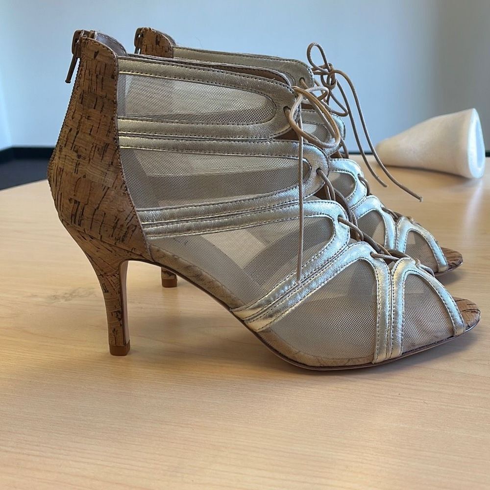 Vaneli Gold Mesh & Cork Back Zip Heels sz 10N NWOT